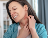 woman itching rash on neck
